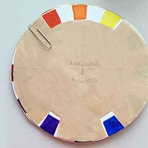 Choose a color scheme of three to four colors. Select your colors before you start painting.